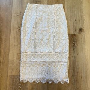 Banana Republic White Lace Pencil Skirt Size 2